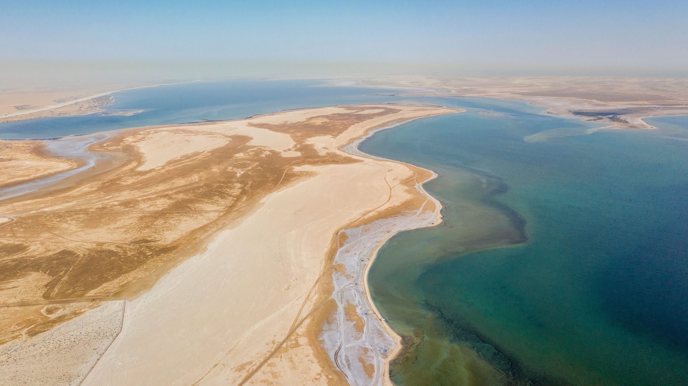 ساحل العقير من الأعلى